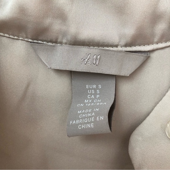 H&M sleeveless shirt dress silky texture front pocket button down taupe oyster S - Picture 3 of 8